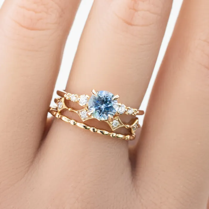 Envero Jewelry Rings Estel Fleur Four Prongs Ring 107ct Parti Blue Green Montana Sapphire 14K Yellow Gold One of a kind Envero Jewelry Rings Estel Fleur Four Prongs Ring 107ct Parti Blue Green Montana Sapphire 14K Yellow Gold One of a kind