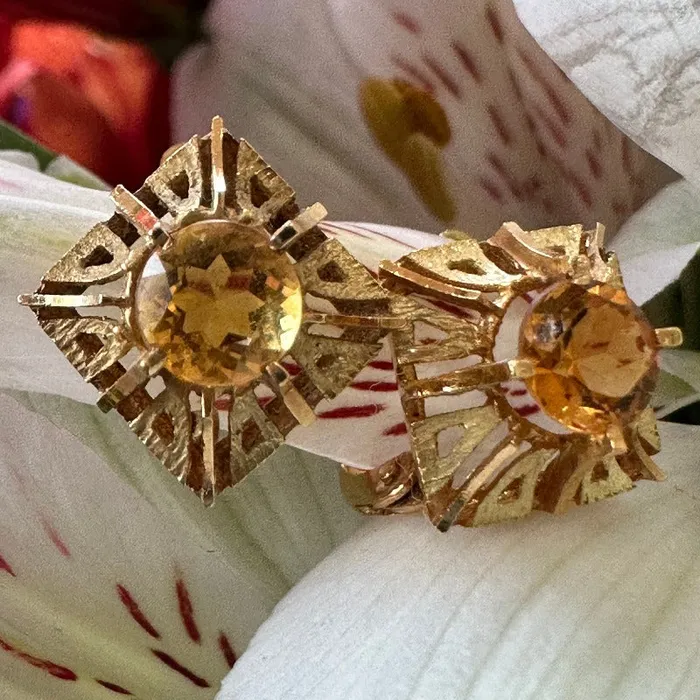 Earrings 18 Karat Yellow Gold Citrine Earrings 21000683 ONeills Estate Jewelry Earrings 18 Karat Yellow Gold Citrine Earrings 21000683 ONeills Estate Jewelry